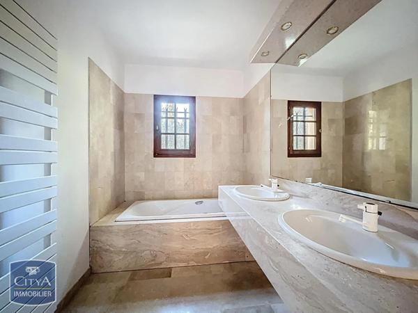 Maison à vendre 5 pièces 210m²