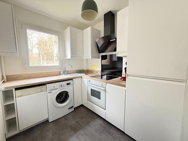 F2 meublé - centre ville Loyer 950 €/mois charges comprises **  - Référence  2000