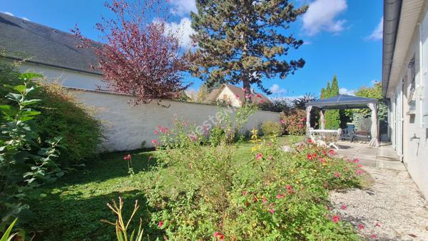 Maison à vendre à Crissey - 5 pièces, 3 chambres, jardin, garage, combles aménageables.