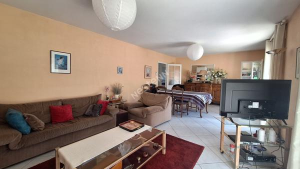 Maison à vendre à Crissey - 5 pièces, 3 chambres, jardin, garage, combles aménageables.