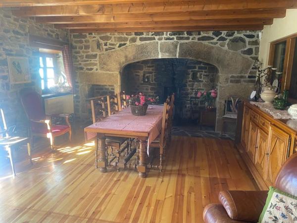 Maison à vendre à Val-d'Arcomie dans le Cantal (15320), ref : 044/1244