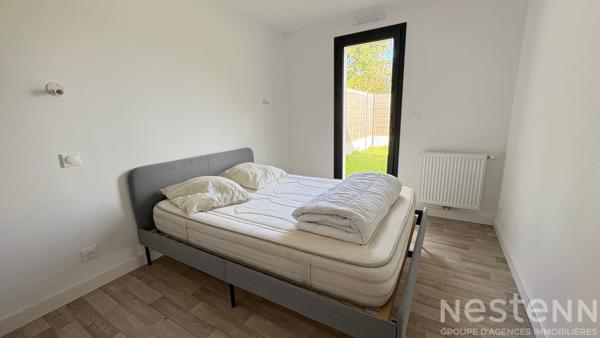 Maison contemporaine de plain pied dans le bourg de Crac'h