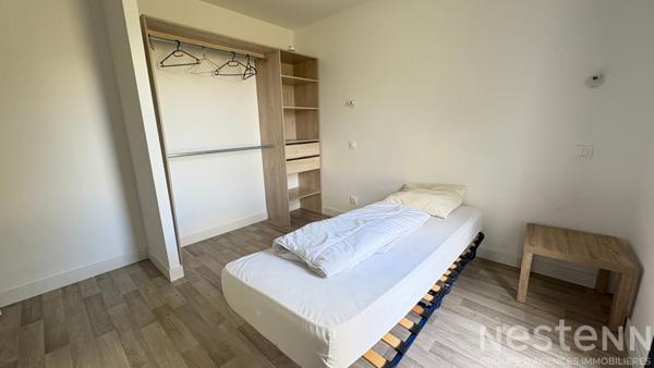 Maison contemporaine de plain pied dans le bourg de Crac'h