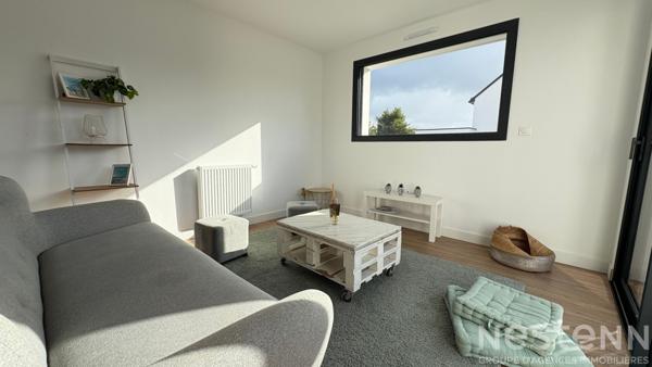 Maison contemporaine de plain pied dans le bourg de Crac'h