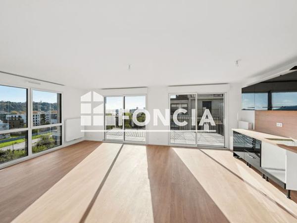 Location Appartement 4 pièces 90.4 m² - 194 / 196 RUE DES QUEYRIES Bordeaux 33100