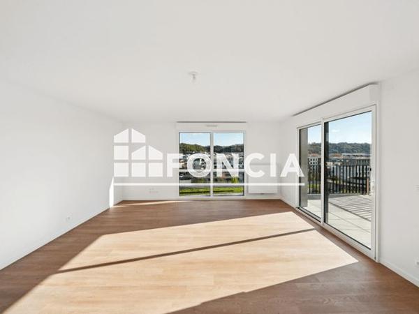 Location Appartement 4 pièces 90.4 m² - 194 / 196 RUE DES QUEYRIES Bordeaux 33100