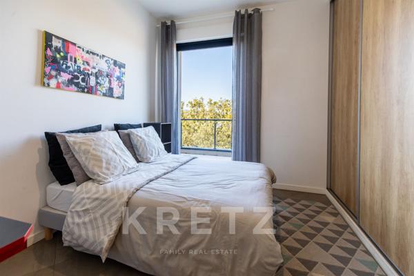 MAISON SUR LES TOITS de 120 m², en DERNIER ÉTAGE avec VUE MER