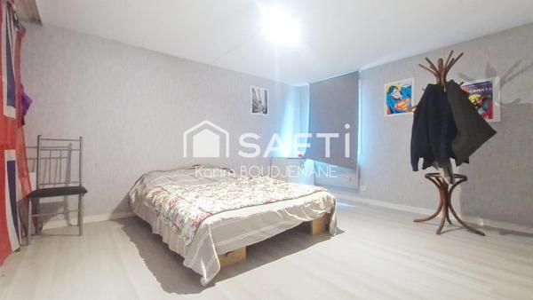 Maison de 70 m2, 2 chambres, sur 500 m2 de terrain...