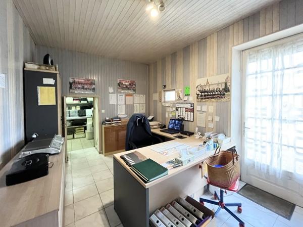 Immeuble à vendre |                                       Casteljaloux |                                            158 m²