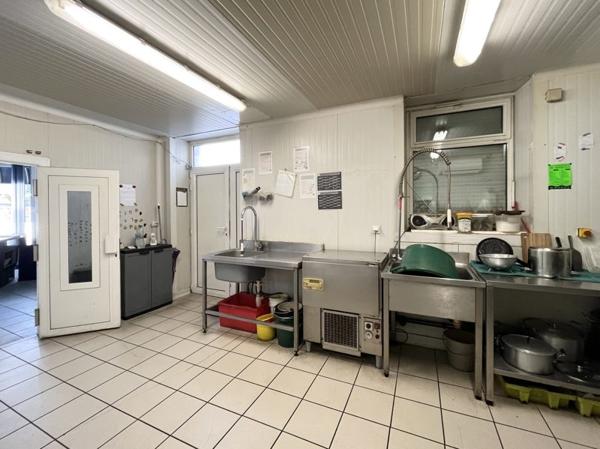 Immeuble à vendre |                                       Casteljaloux |                                            158 m²