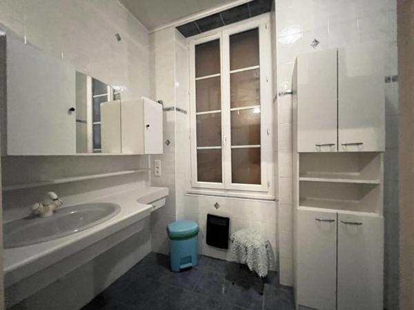 Immeuble à vendre |                                       Casteljaloux |                                            158 m²