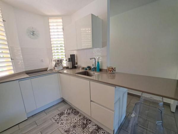 Gosier (97190) TRIPLEX 95M2 A L HOUEZEL