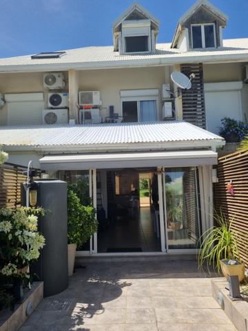 Gosier (97190) TRIPLEX 95M2 A L HOUEZEL