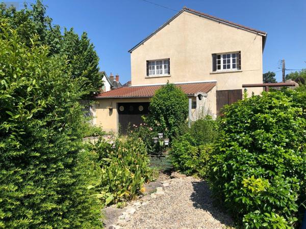 Maison de ville à vendre à Issoudun dans l'Indre (36100), ref : 11813/1457