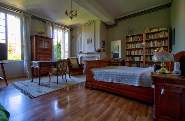 AGEN CENTRE - Maison de caractère de 250 m² avec extérieur, cave dans un quartier calme et recherché