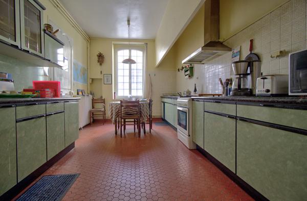 AGEN CENTRE - Maison de caractère de 250 m² avec extérieur, cave dans un quartier calme et recherché