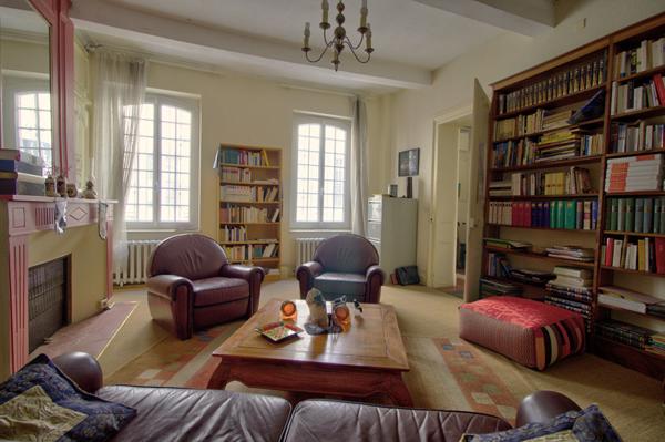 AGEN CENTRE - Maison de caractère de 250 m² avec extérieur, cave dans un quartier calme et recherché