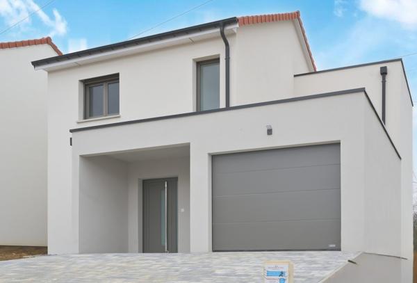 Une maison neuve lumineuse pour une vie pleine de confort