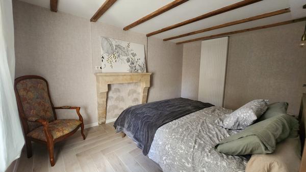 Sainte-Hermine (85210) Maison en pierre rénovée avec trois chambres et beau garage