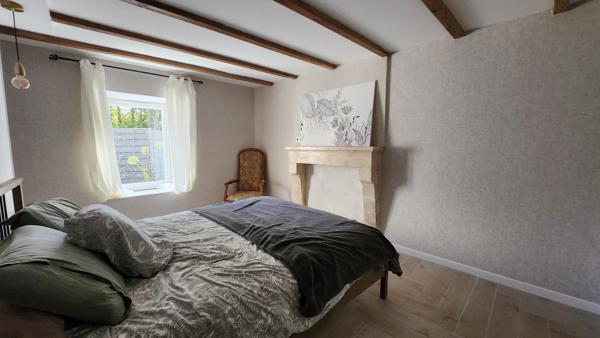 Sainte-Hermine (85210) Maison en pierre rénovée avec trois chambres et beau garage