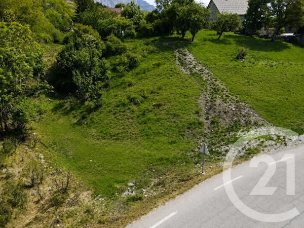 Terrain à vendre  606 m 2   CHABOTTES  - 05
