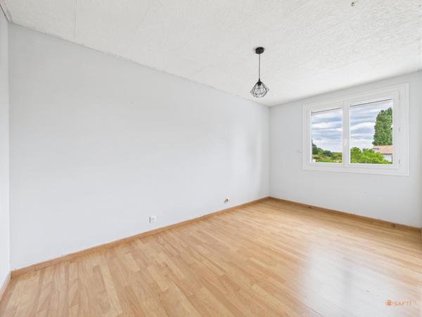 MAISON 4 PIECES 3 CHAMBRES SUR S/SOL