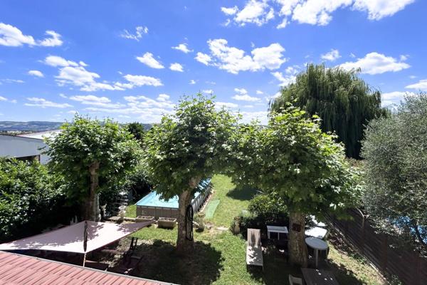 Maison de caractère - 230 m² – 5 chambres – Jardin paysager – Garage 3 véhicules – Cave de réception