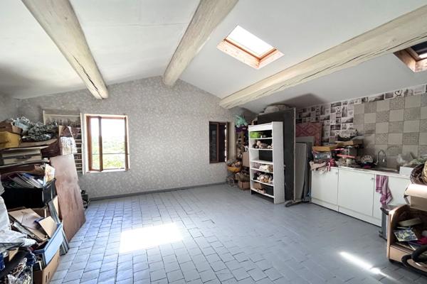 Maison de caractère - 230 m² – 5 chambres – Jardin paysager – Garage 3 véhicules – Cave de réception