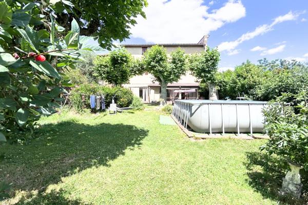 Maison de caractère - 230 m² – 5 chambres – Jardin paysager – Garage 3 véhicules – Cave de réception