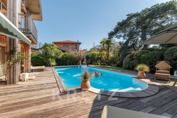 Villa familiale avec piscine à quelques mètres du bassin d'Arcachon