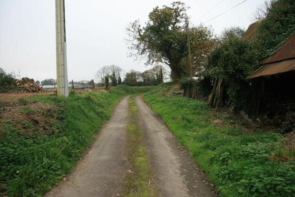 Corps de ferme à rénover à dix minutes de Fougères