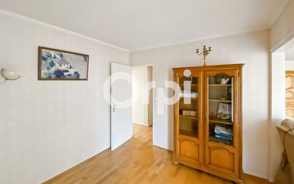 Appartement à vendre    4 pièces • 74,43 m2 Mantes-la-Jolie