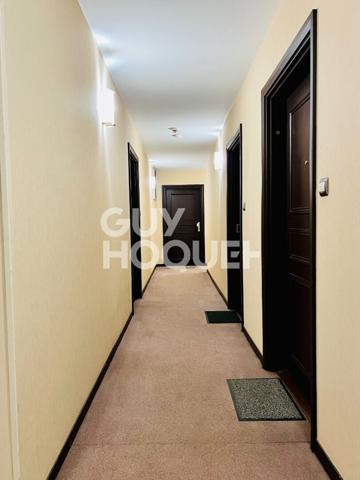 À vendre : Appartement 2 pièces à Combs-la-Ville - Terrasse - Dernier étage - Ascenseur