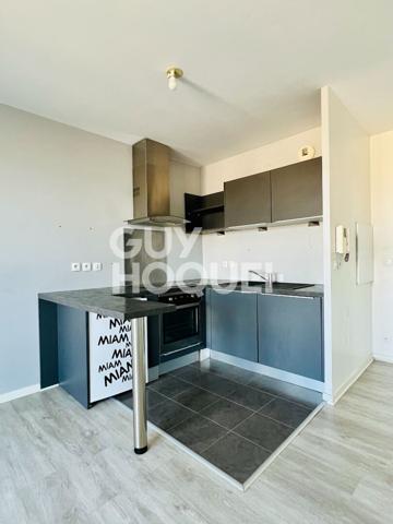 À vendre : Appartement 2 pièces à Combs-la-Ville - Terrasse - Dernier étage - Ascenseur