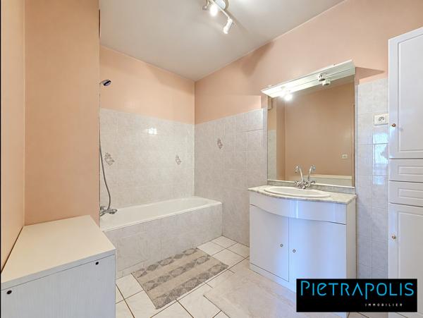 T4 84m2 - balcon et cave - Vals-près-le-Puy