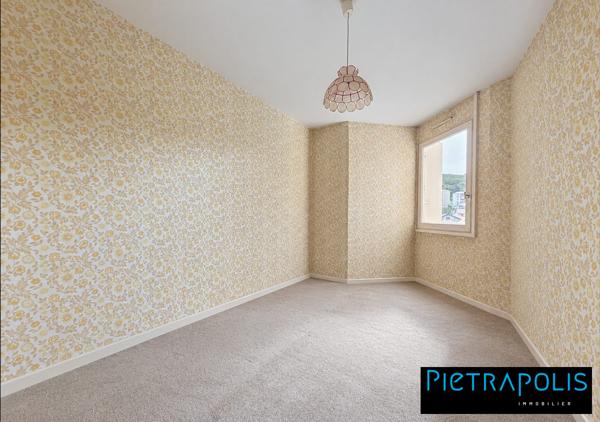 T4 84m2 - balcon et cave - Vals-près-le-Puy
