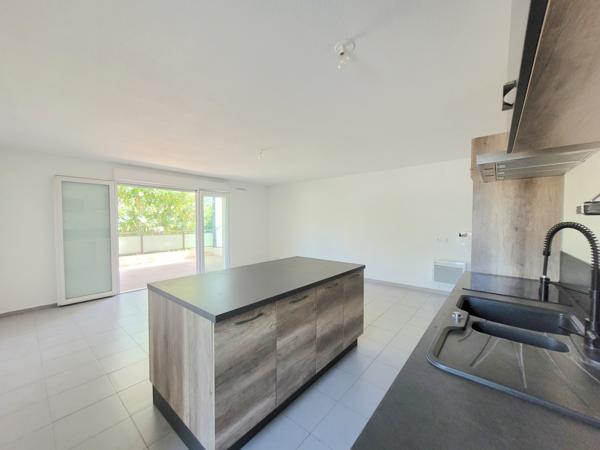 Appartement
         3 pièces
        - 68 m² 232 000 € *