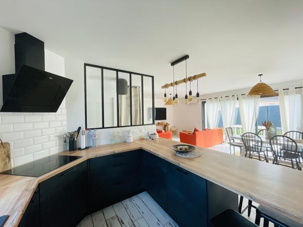 Maison moderne de 2018 plein pied 100 M2 - 4 pièces - 850 m2 terrain clos