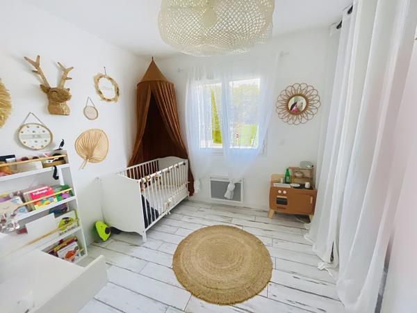 Maison moderne de 2018 plein pied 100 M2 - 4 pièces - 850 m2 terrain clos