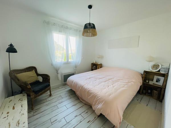 Maison moderne de 2018 plein pied 100 M2 - 4 pièces - 850 m2 terrain clos