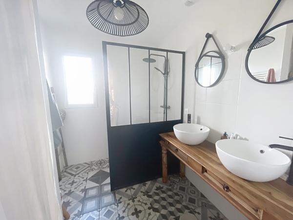 Maison moderne de 2018 plein pied 100 M2 - 4 pièces - 850 m2 terrain clos