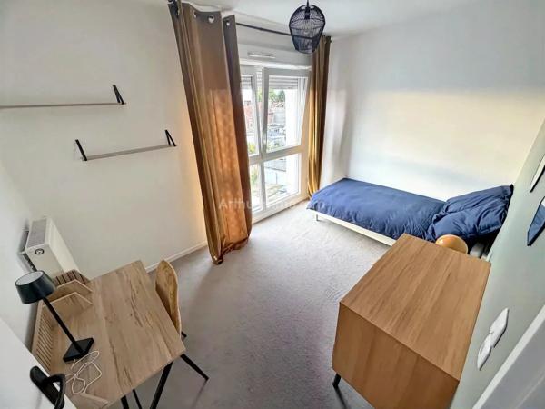 Vente                                                      Appartement
                        
                     4 pièces                      80 m2                     à Faches-Thumesnil