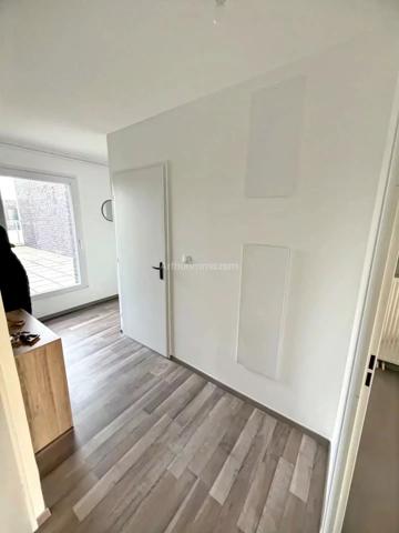 Vente                                                      Appartement
                        
                     4 pièces                      80 m2                     à Faches-Thumesnil