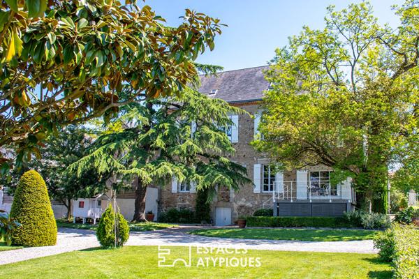 Elégante maison bourgeoise et son jardin romantique