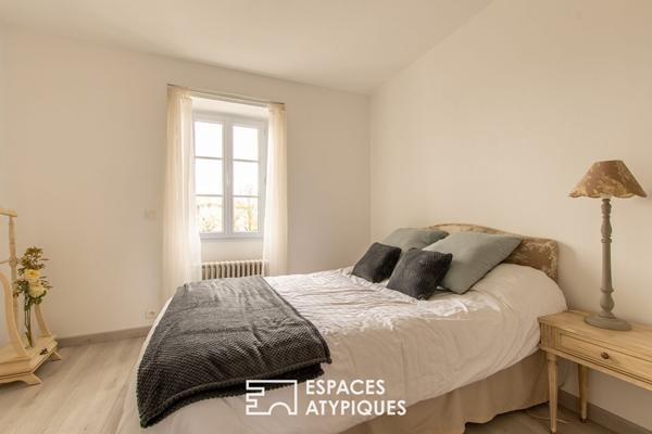 Elégante maison bourgeoise et son jardin romantique