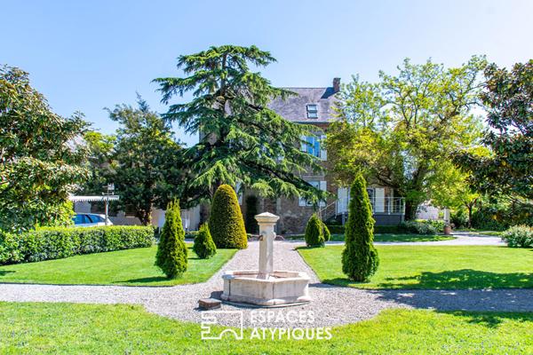 Elégante maison bourgeoise et son jardin romantique