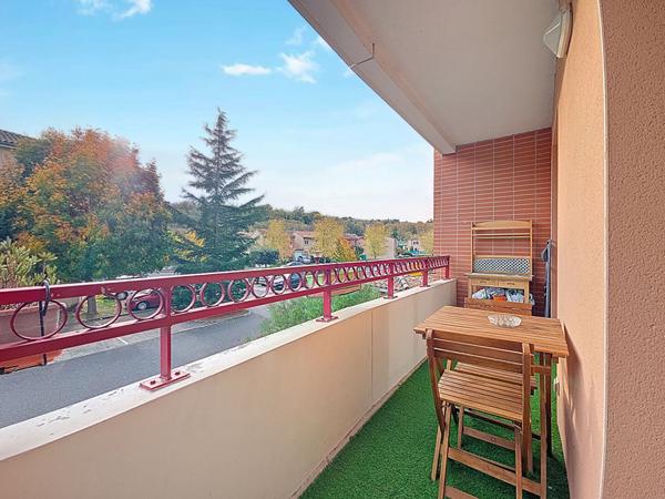 Bel appartement T4 lumineux et rénové de 85m² avec balcon, parking et cave à vendre en exclusivité dans un quartier calme de Péchabou