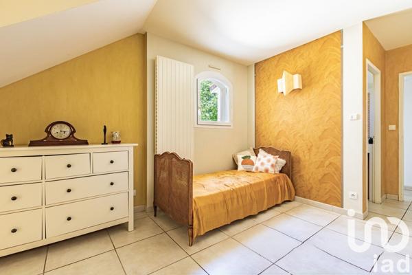 Maison traditionnelle 7 pièces de 230 m² à Plaisance-du-Touch (31830)