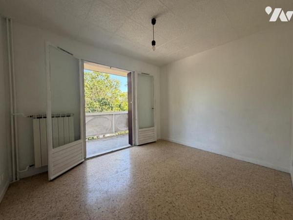 Appartement studio avec terrasse en centre ville de ROGNAC