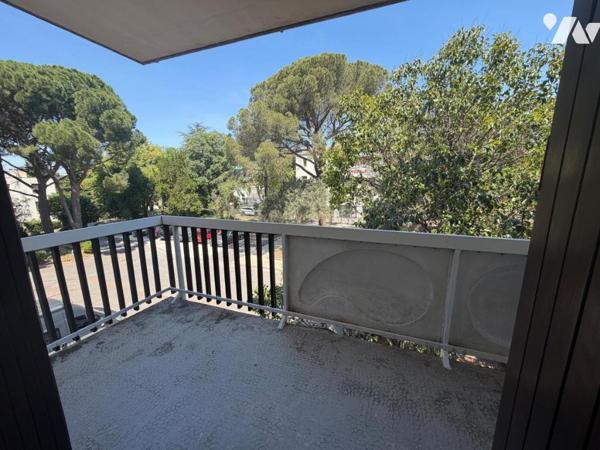 Appartement studio avec terrasse en centre ville de ROGNAC